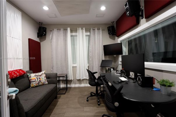 Home Office, Interior, Recessed Lighting, Wood Texture Flooring