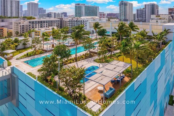 Exterior, Pool, Other, Skyline