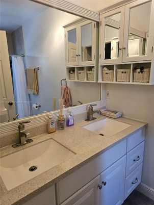 Bathroom, Dual Sink Vanities, Interior