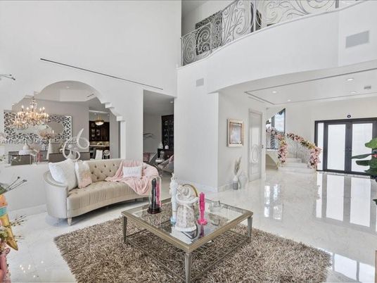 Chandelier, Dining room, Interior, Living room, Marble, Recessed Lighting