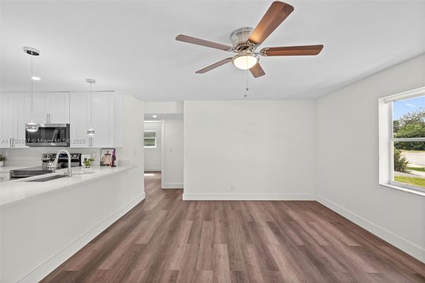 Interior, Kitchen, Pendant Lights, Recessed Lighting, Wood Texture Flooring