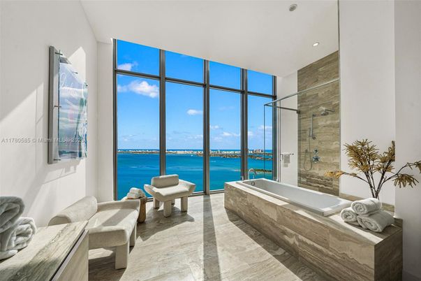 Bathroom, Interior, Recessed Lighting, Water
