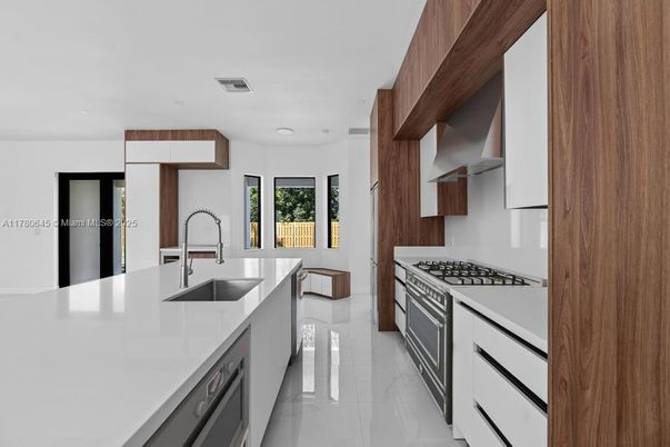 Interior, Kitchen, Recessed Lighting