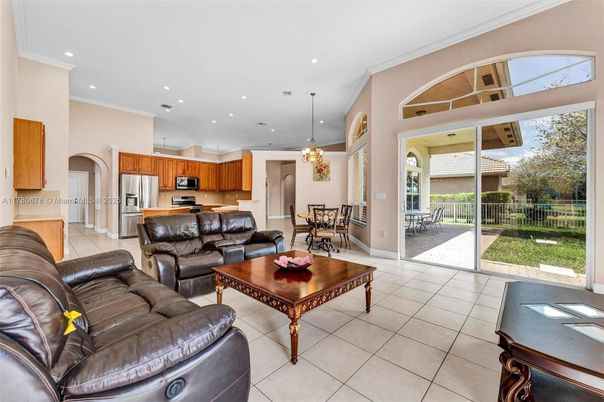 Dining room, Interior, Kitchen, Living room, Pendant Lights, Recessed Lighting, Stainless Steel Appliances
