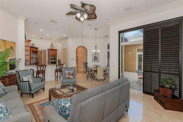 Chandelier, Dining room, Interior, Kitchen, Living room, Pendant Lights, Recessed Lighting