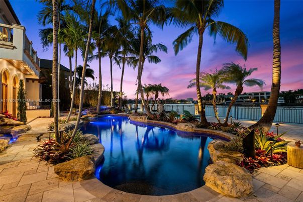 Exterior, Lake, Pool