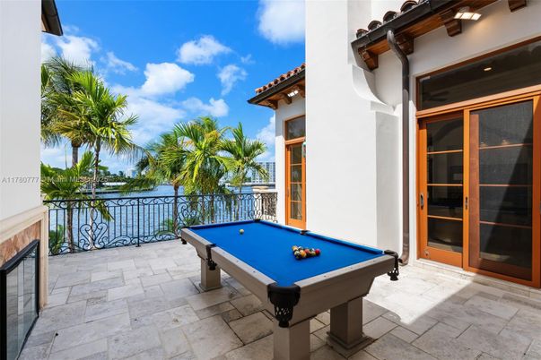 Billiard Table, Exterior, Game Room