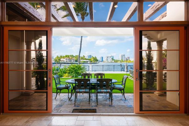 Interior, Sun Room, Water
