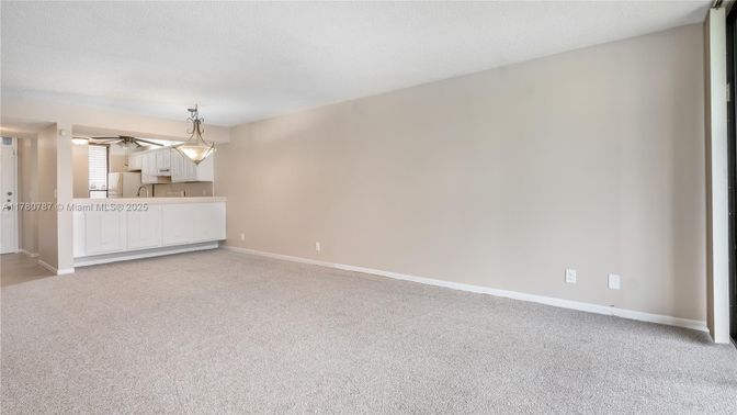 Empty room, Interior, Pendant Lights