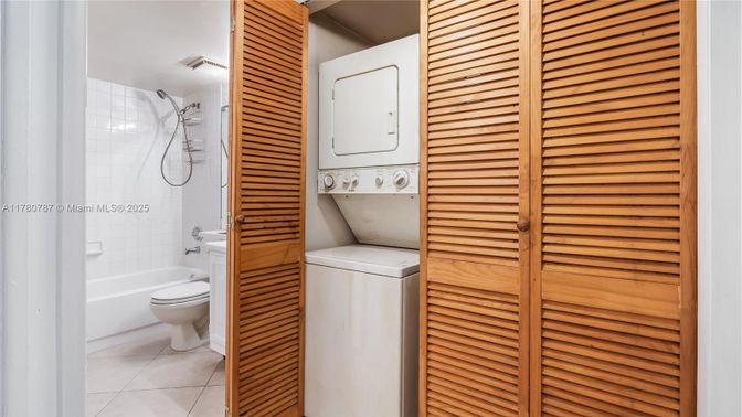 Bathroom, Interior, Utility Closets, Washer