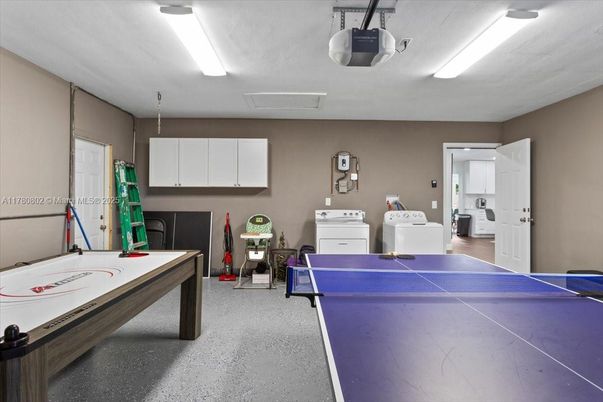 Game Room, Interior, Washer
