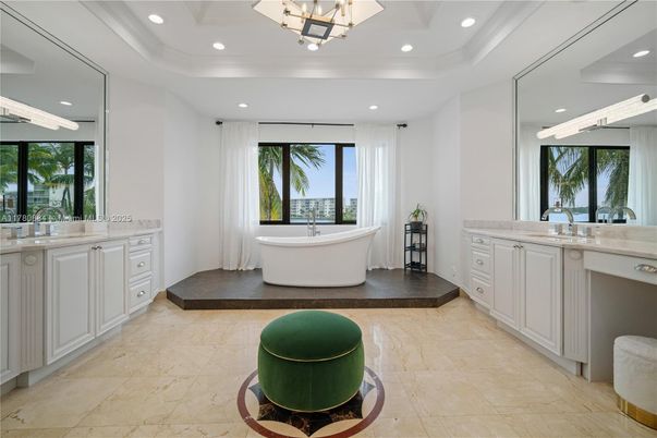Bathroom, Dual Sink Vanities, Free Standing Baths, Interior, Recessed Lighting