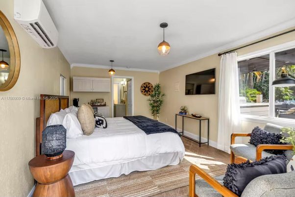 Bedroom, Interior, Pendant Lights