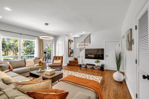Interior, Living room, Pendant Lights, Recessed Lighting, Wood Texture Flooring