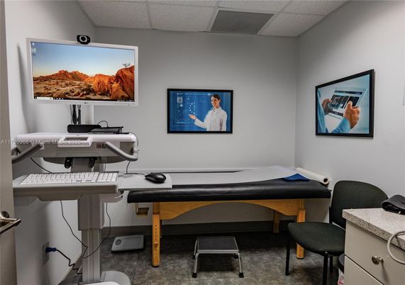 Home Office, Interior