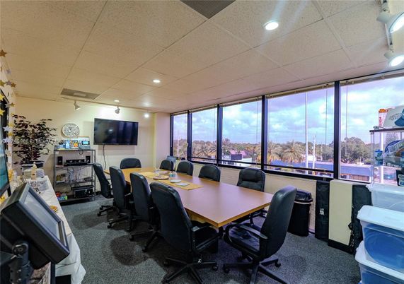 Dining room, Interior, Recessed Lighting
