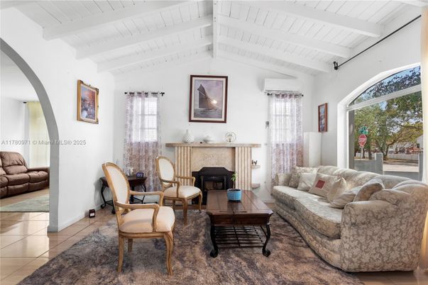 Fireplace, Interior, Living room