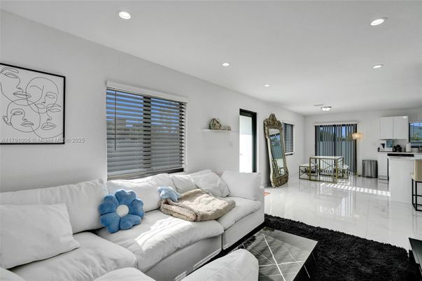 Dining room, Interior, Kitchen, Living room, Marble, Recessed Lighting