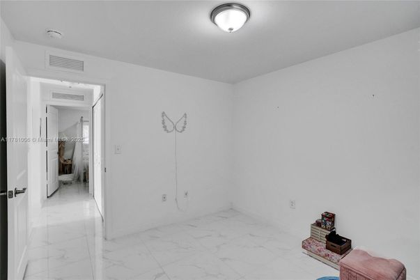 Empty room, Interior, Marble