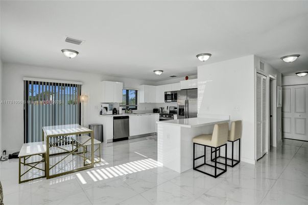 Dining room, Interior, Kitchen, Marble, Stainless Steel Appliances