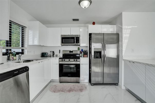 Interior, Kitchen, Marble, Stainless Steel Appliances