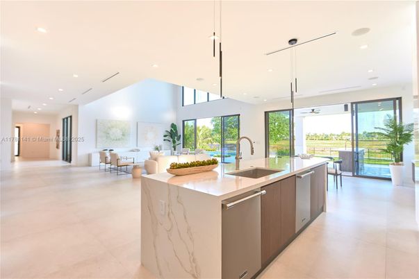 Dining room, Interior, Kitchen, Pendant Lights, Recessed Lighting, Stainless Steel Appliances