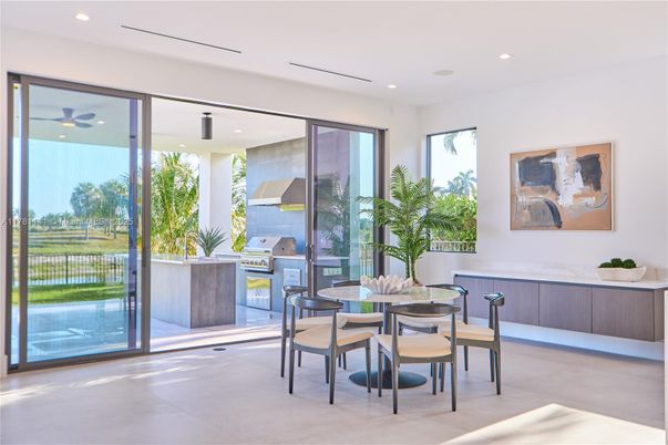 Dining room, Interior, Kitchen, Recessed Lighting, Stainless Steel Appliances
