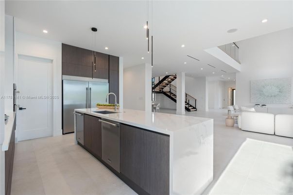 Interior, Kitchen, Living room, Pendant Lights, Recessed Lighting, Stainless Steel Appliances