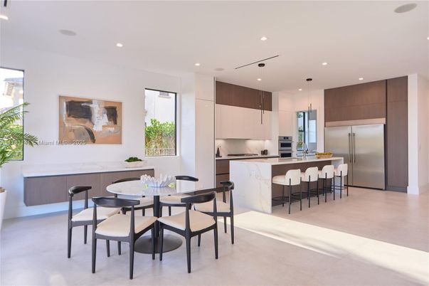 Dining room, Interior, Kitchen, Recessed Lighting, Stainless Steel Appliances