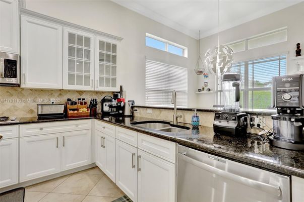 Interior, Kitchen, Pendant Lights, Stainless Steel Appliances