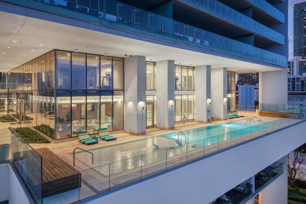 Exterior, Pool