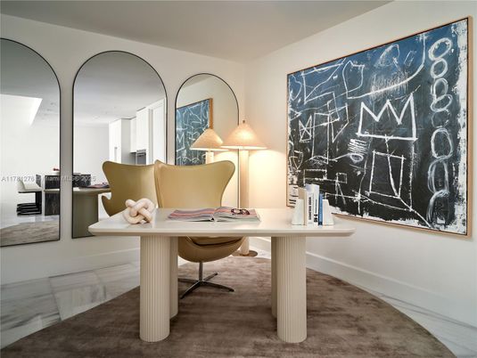 Home Office, Interior