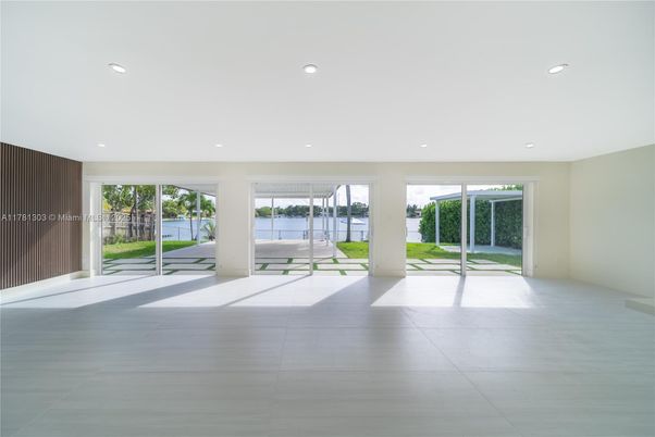 Empty room, Interior, Recessed Lighting, Water