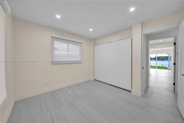 Empty room, Interior, Recessed Lighting, Water