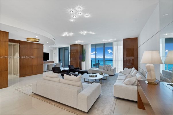 Interior, Living room, Recessed Lighting, Water