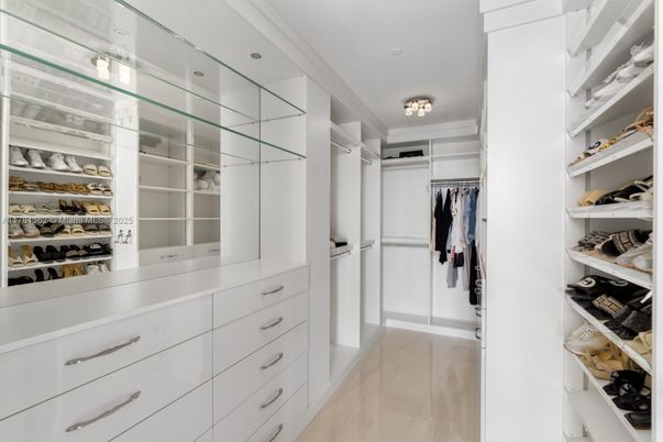 Interior, Walk-in Closets