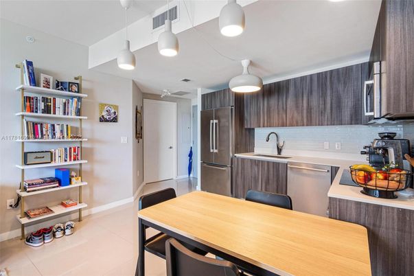 Dining room, Interior, Kitchen, Pendant Lights, Stainless Steel Appliances
