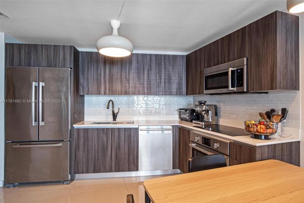 Interior, Kitchen, Pendant Lights, Stainless Steel Appliances