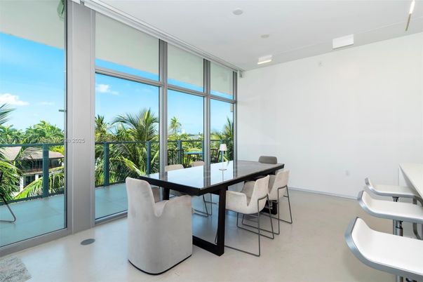 Dining room, Interior, Recessed Lighting