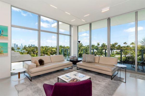 Interior, Living room, Recessed Lighting, Sun Room