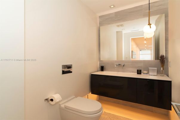 Bathroom, Interior, Pendant Lights, Recessed Lighting