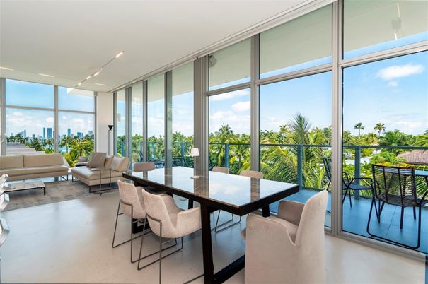 Dining room, Interior, Living room, Recessed Lighting, Sun Room