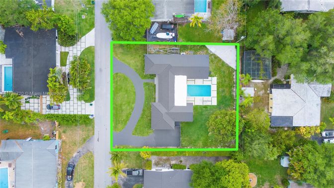 Exterior, Drone