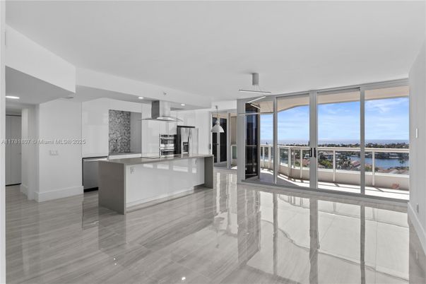 Interior, Kitchen, Recessed Lighting, Water