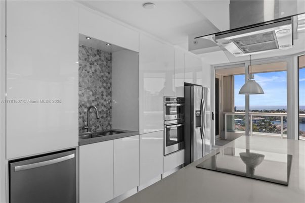 Interior, Kitchen, Pendant Lights, Recessed Lighting, Stainless Steel Appliances, Water