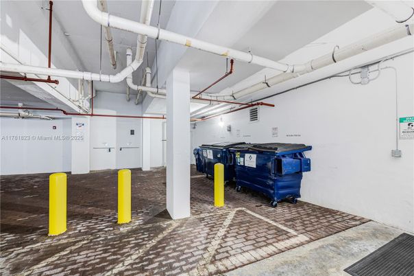 Garage, Interior