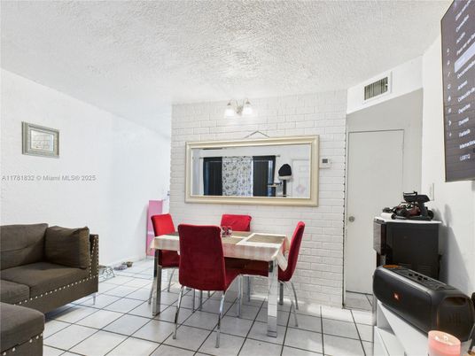 Dining room, Interior