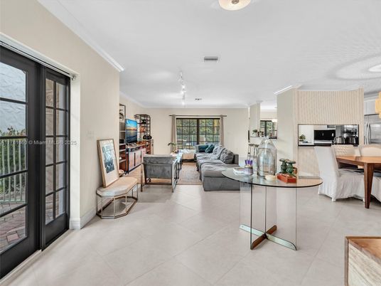 Interior, Kitchen, Living room, Stainless Steel Appliances