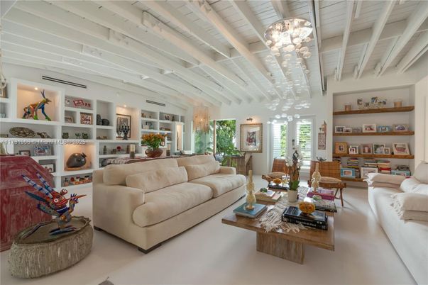 Interior, Living room, Pendant Lights