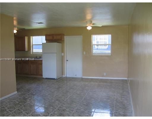Empty room, Interior, Kitchen